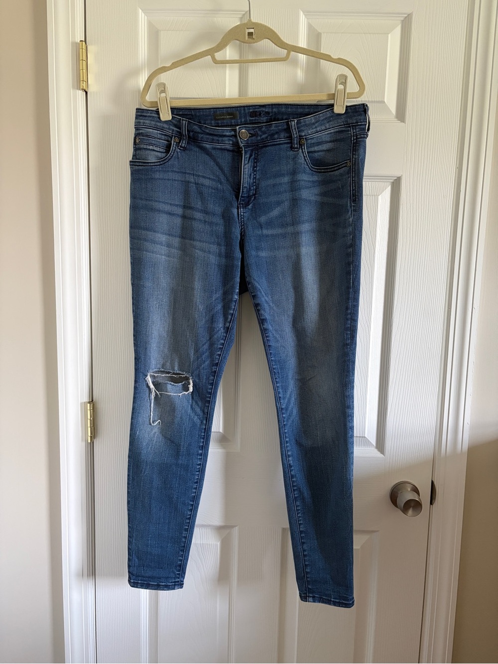 Kut from the Kloth Medium Blue Distressed Skinny Jeans